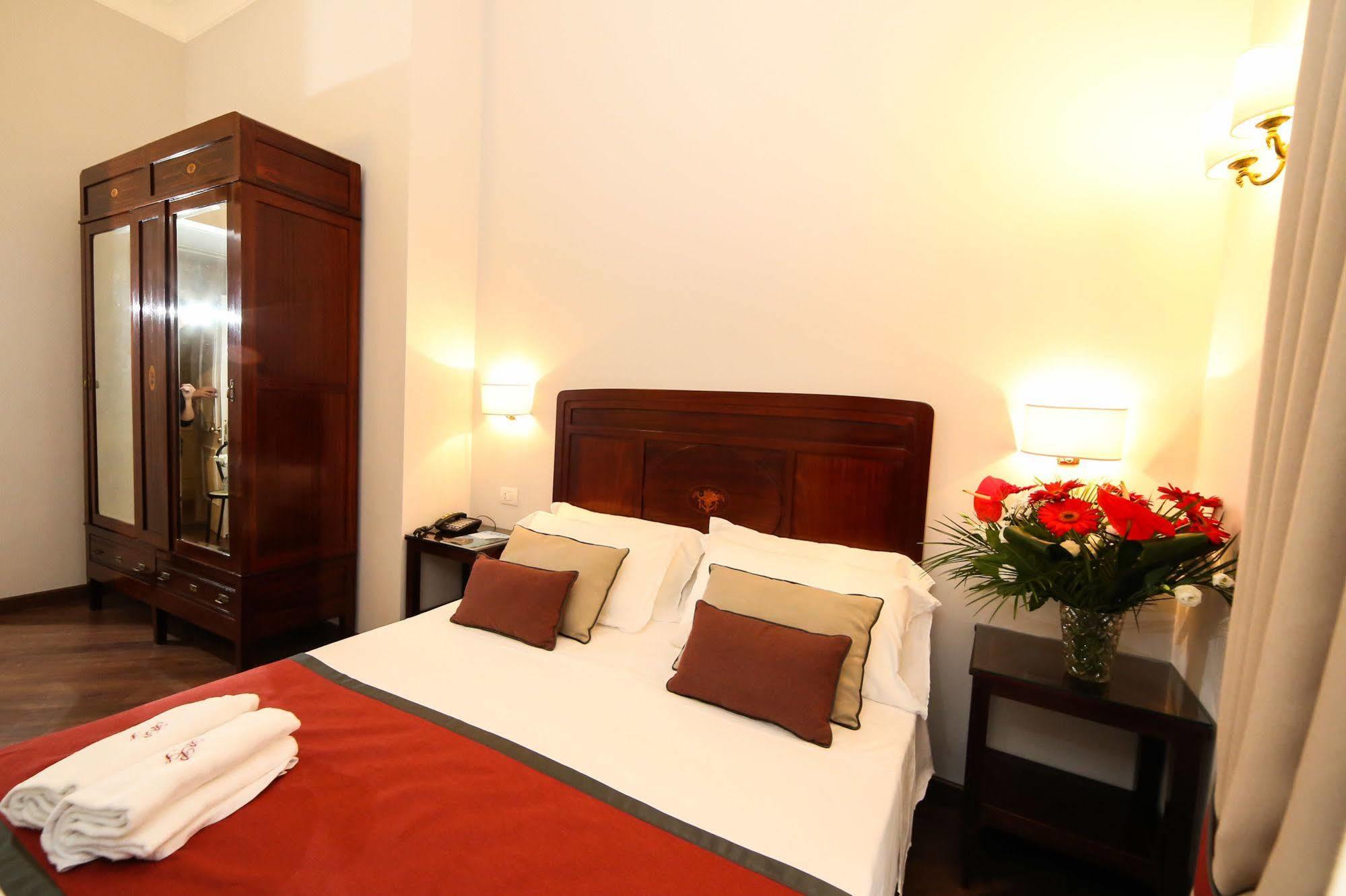Palazzo Riario Sforza Hotell Napoli Eksteriør bilde