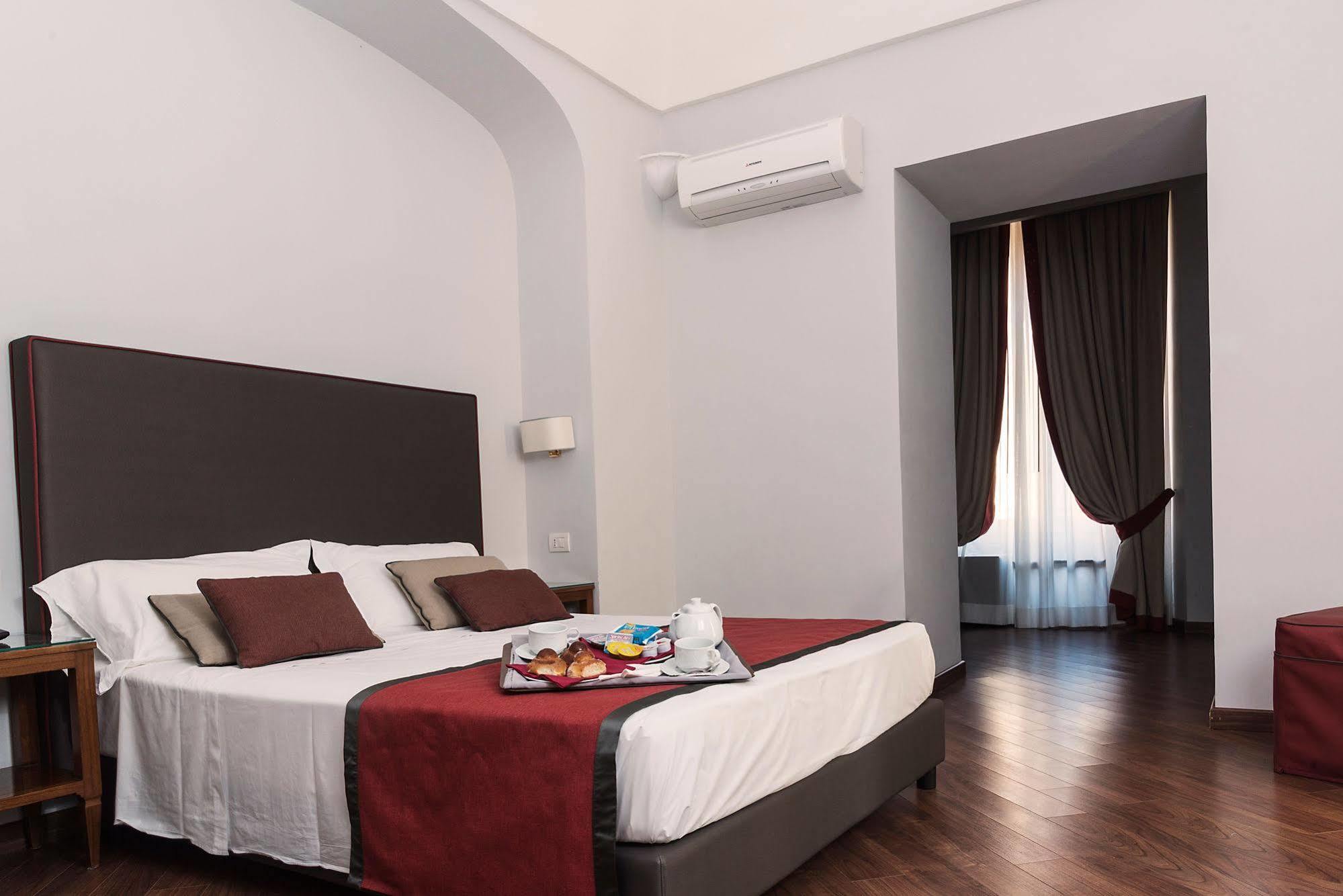 Palazzo Riario Sforza Hotell Napoli Eksteriør bilde