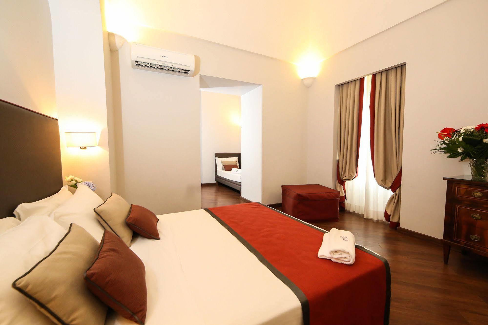 Palazzo Riario Sforza Hotell Napoli Eksteriør bilde