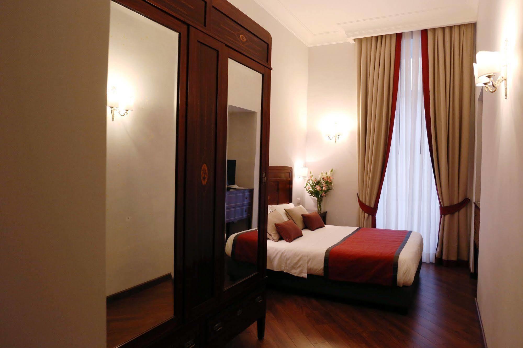 Palazzo Riario Sforza Hotell Napoli Eksteriør bilde